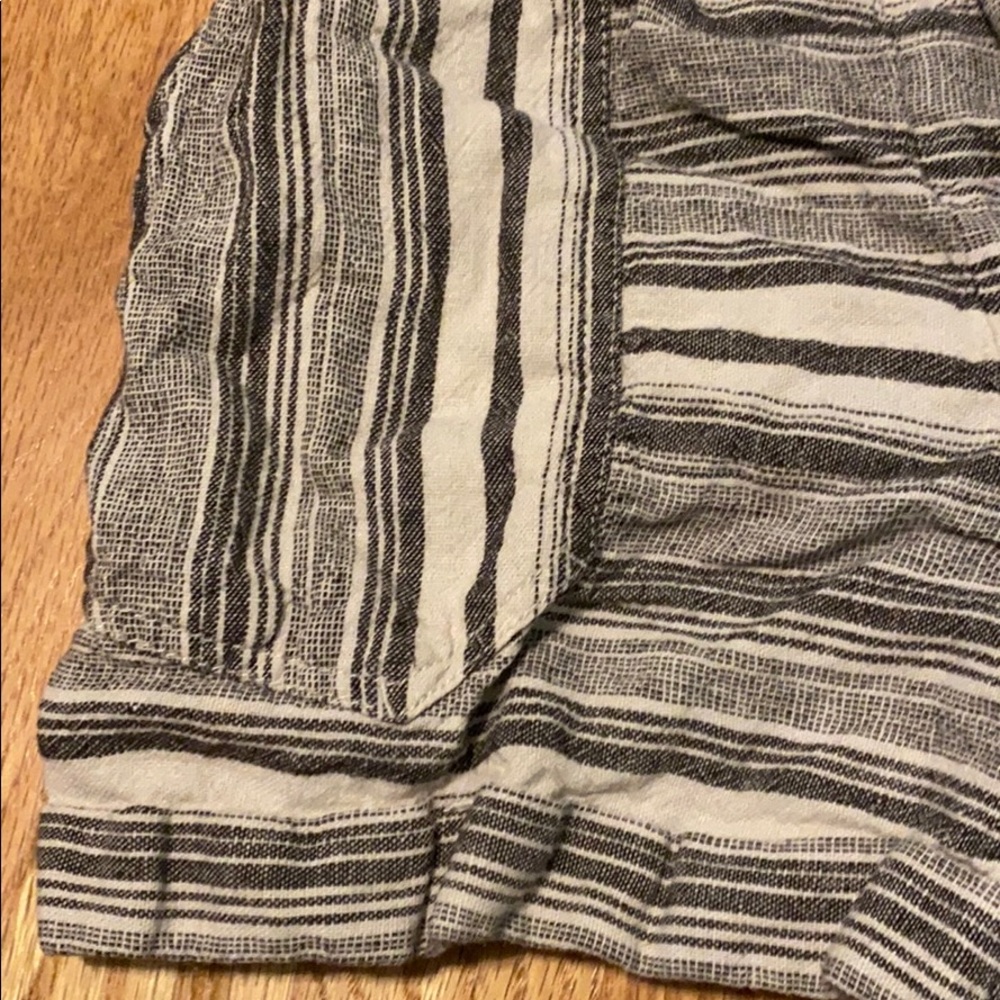 Striped Linen Shorts - Picture 2 of 6